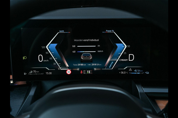 BMW 5 Serie Touring 530e xDrive | M-Sport Pro | Panoramadak | Harman Kardon audio | M-Sport Suspension | Adaptive Led | Driving Assistant Plus | Ambient Light | Iconic glow grille | M-Sport Brake Red | Shadowline Lights
