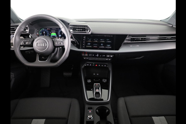 Audi A3 Sportback Pro Line 40 TFSI e 204 pk | Afgevlakt sportstuur | Achteruitrijcamera | Dynamisch led verlichting |