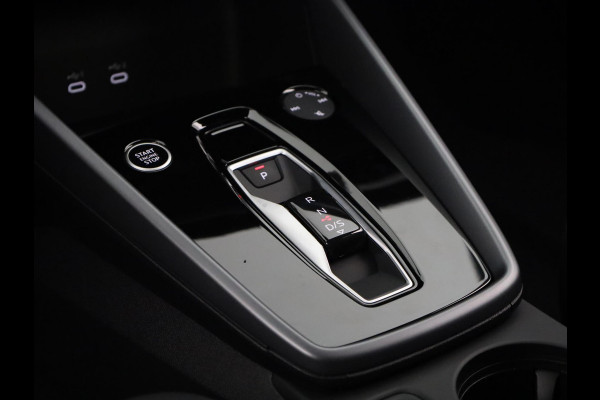 Audi A3 Sportback Pro Line 40 TFSI e 204 pk | Afgevlakt sportstuur | Achteruitrijcamera | Dynamisch led verlichting |