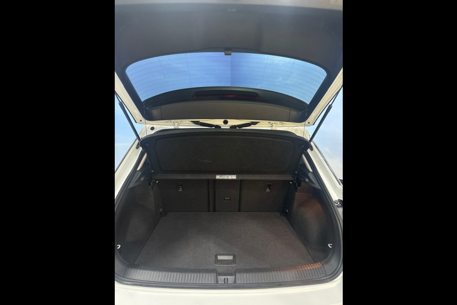 Volkswagen T-Roc 1.0 TSI Style Navi | Clima | Cruise | PDC
