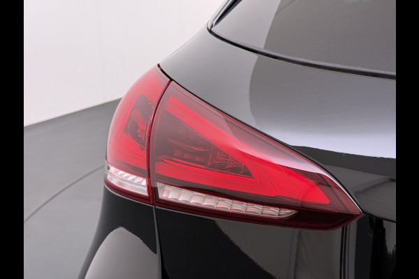 Mercedes-Benz A-Klasse 180 AMG line | Night Sfeer