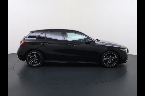 Mercedes-Benz A-Klasse 180 AMG line | Night Sfeer