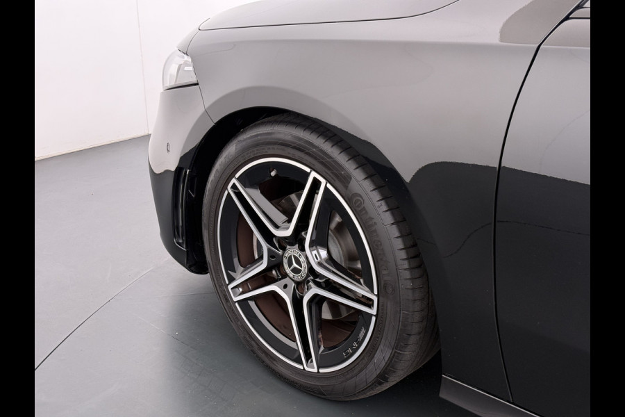 Mercedes-Benz A-Klasse 180 AMG line | Night Sfeer