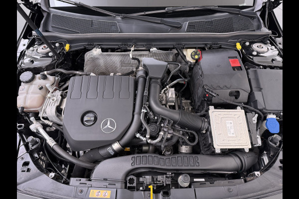 Mercedes-Benz A-Klasse 180 AMG line | Night Sfeer