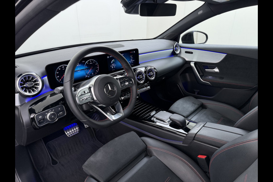 Mercedes-Benz A-Klasse 180 AMG line | Night Sfeer