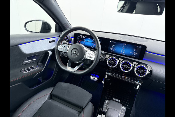 Mercedes-Benz A-Klasse 180 AMG line | Night Sfeer