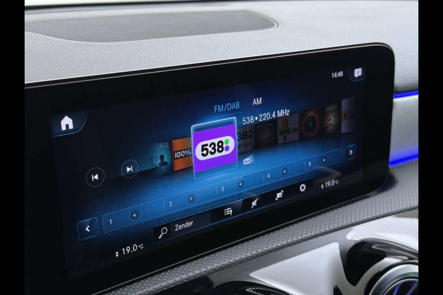 Mercedes-Benz A-Klasse 180 AMG line | Night Sfeer