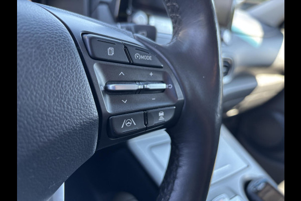 Hyundai Kona EV Business 64 kWh 204 PK | Trekhaak | Adaptive cruise control | Achteruitrijcamera | Keyless entry | LED verlichting | DAB ontvanger | Bluetooth Telefoonverbinding | Navigatie | Lichtmetalen velgen