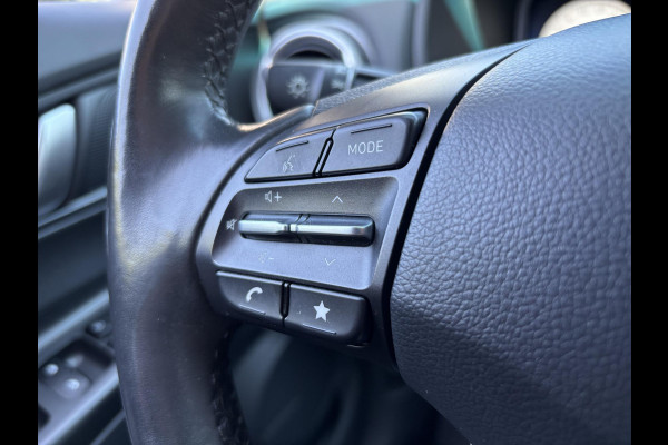 Hyundai Kona EV Business 64 kWh 204 PK | Trekhaak | Adaptive cruise control | Achteruitrijcamera | Keyless entry | LED verlichting | DAB ontvanger | Bluetooth Telefoonverbinding | Navigatie | Lichtmetalen velgen