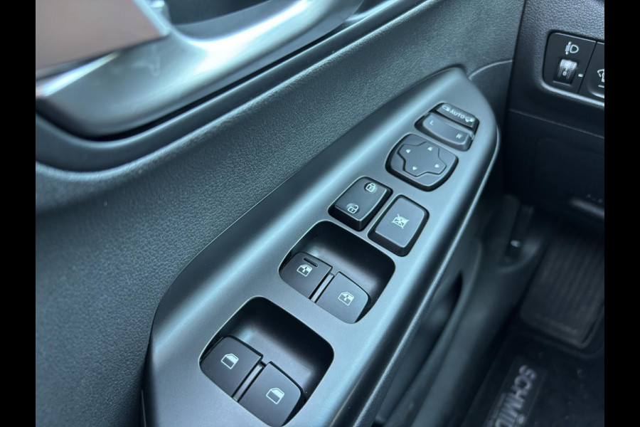 Hyundai Kona EV Business 64 kWh 204 PK | Trekhaak | Adaptive cruise control | Achteruitrijcamera | Keyless entry | LED verlichting | DAB ontvanger | Bluetooth Telefoonverbinding | Navigatie | Lichtmetalen velgen