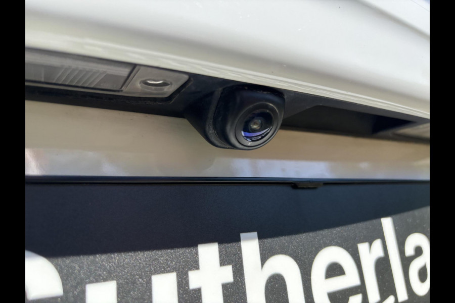 Hyundai Kona EV Business 64 kWh 204 PK | Trekhaak | Adaptive cruise control | Achteruitrijcamera | Keyless entry | LED verlichting | DAB ontvanger | Bluetooth Telefoonverbinding | Navigatie | Lichtmetalen velgen