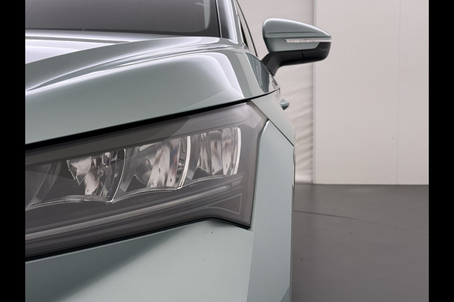 Škoda ENYAQ iV 80 Trekhaak Adap.Cruise SOH 96% Camera Stoel+AchterbankStuurverwarming 3-Zone Ecc Navi Apple Carplay Android Auto P-Assist Privacy Glas Pdc Bluetooth Assistentie Pakket Climate Pakket Comfort Pakket 1.000KG Trekgewicht 1e Eigenaar Dealeronderhouden