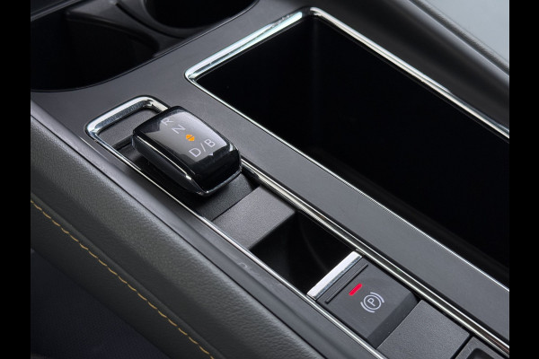 Škoda ENYAQ iV 80 Trekhaak Adap.Cruise SOH 96% Camera Stoel+AchterbankStuurverwarming 3-Zone Ecc Navi Apple Carplay Android Auto P-Assist Privacy Glas Pdc Bluetooth Assistentie Pakket Climate Pakket Comfort Pakket 1.000KG Trekgewicht 1e Eigenaar Dealeronderhouden