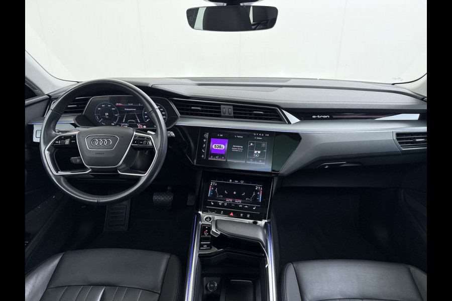 Audi e-tron 50 Quattro Panoramadak Adap.Cruise Leder Trekhaak Camera Apple Carplay Android Auto Lmv 21" Elek.Stoelen+Memory SOH 89% Navi Ecc Stoelverwarming Elek.Achterklep Pdc Led DAB Bluetooth Isofix Virtual Cockpit 1.800KG Trekgewicht Origineel Nederlandse Auto