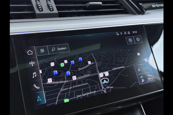 Audi e-tron 50 Quattro Panoramadak Adap.Cruise Leder Trekhaak Camera Apple Carplay Android Auto Lmv 21" Elek.Stoelen+Memory SOH 89% Navi Ecc Stoelverwarming Elek.Achterklep Pdc Led DAB Bluetooth Isofix Virtual Cockpit 1.800KG Trekgewicht Origineel Nederlandse Auto