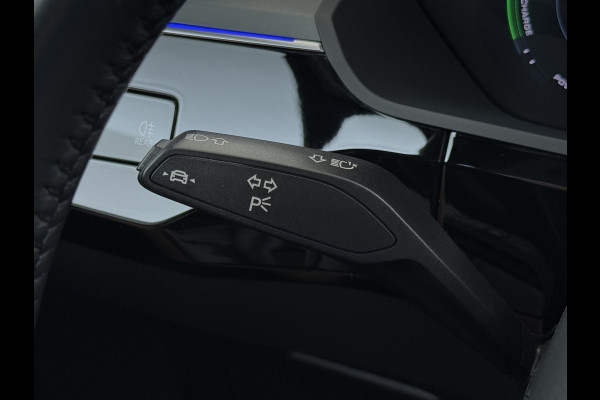 Audi e-tron 50 Quattro Panoramadak Adap.Cruise Leder Trekhaak Camera Apple Carplay Android Auto Lmv 21" Elek.Stoelen+Memory SOH 89% Navi Ecc Stoelverwarming Elek.Achterklep Pdc Led DAB Bluetooth Isofix Virtual Cockpit 1.800KG Trekgewicht Origineel Nederlandse Auto