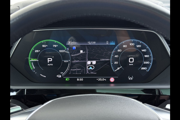 Audi e-tron 50 Quattro Panoramadak Adap.Cruise Leder Trekhaak Camera Apple Carplay Android Auto Lmv 21" Elek.Stoelen+Memory SOH 89% Navi Ecc Stoelverwarming Elek.Achterklep Pdc Led DAB Bluetooth Isofix Virtual Cockpit 1.800KG Trekgewicht Origineel Nederlandse Auto