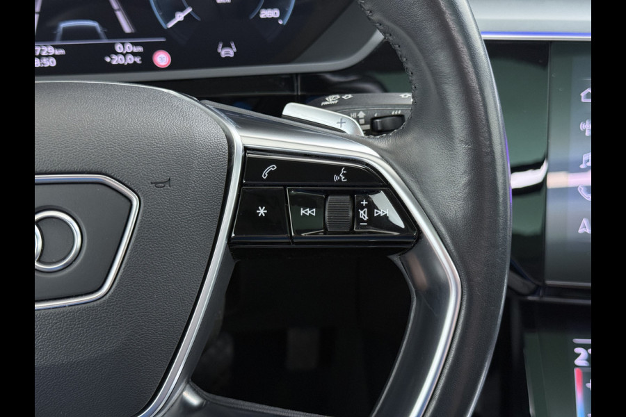Audi e-tron 50 Quattro Panoramadak Adap.Cruise Leder Trekhaak Camera Apple Carplay Android Auto Lmv 21" Elek.Stoelen+Memory SOH 89% Navi Ecc Stoelverwarming Elek.Achterklep Pdc Led DAB Bluetooth Isofix Virtual Cockpit 1.800KG Trekgewicht Origineel Nederlandse Auto