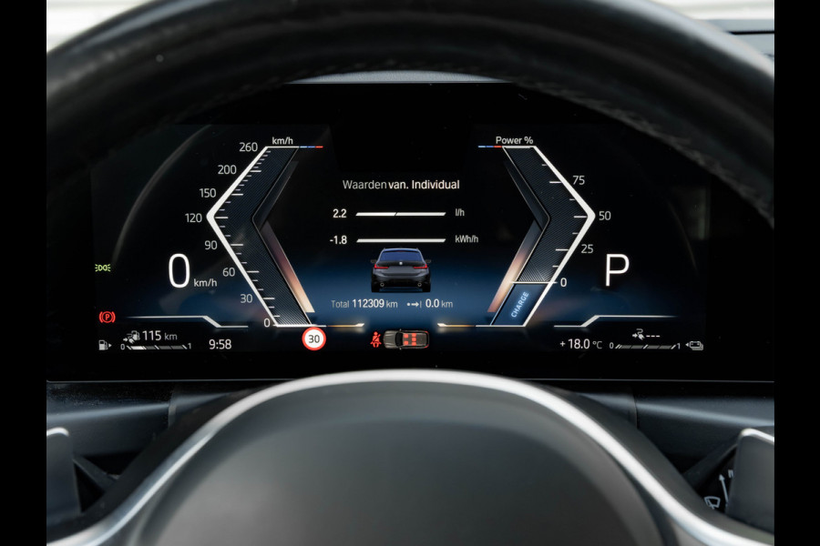 BMW 3 Serie Touring 330e M-Sport - Trekhaak - ACC - Hifi - Stuurwielverwarming