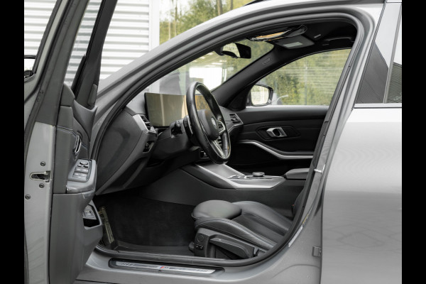 BMW 3 Serie Touring 330e M-Sport - Trekhaak - ACC - Hifi - Stuurwielverwarming