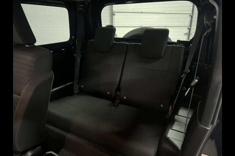 Suzuki Jimny 1.5 Stijl *4 persoons* Cruise control | Stoelverwarming | Achteruitrij camera | Airco | Carplay | Navigatie