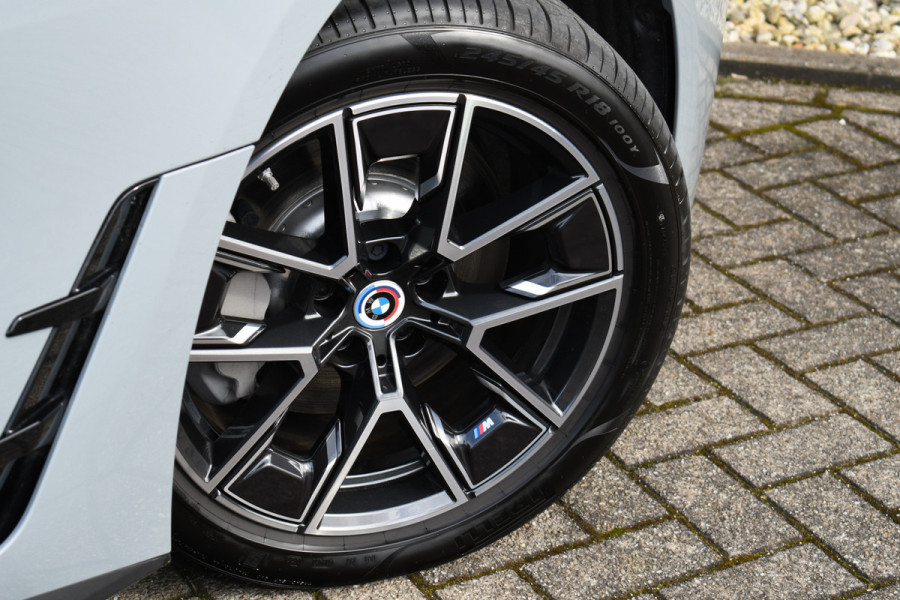 BMW i4 eDrive40 M-Sport 84kWh Dak Trekh ACC H/K 360 HUD Laser-LED