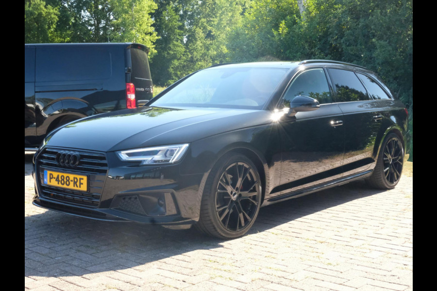 Audi A4 Avant 40 TFSI Sport S line black edition 190 PK | Zwart optiek | Stoelverwarming | Camera | Virtual Cockpit | Elek. klep | Dodehoek | 19 Inch Audi Sport velgen | Navigatie