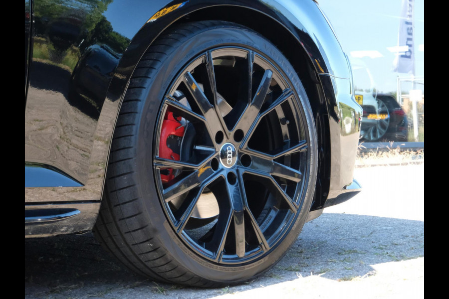 Audi A4 Avant 40 TFSI Sport S line black edition 190 PK | Zwart optiek | Stoelverwarming | Camera | Virtual Cockpit | Elek. klep | Dodehoek | 19 Inch Audi Sport velgen | Navigatie