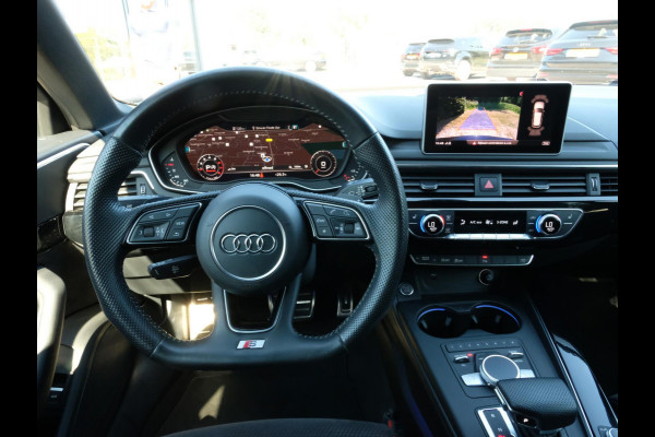 Audi A4 Avant 40 TFSI Sport S line black edition 190 PK | Zwart optiek | Stoelverwarming | Camera | Virtual Cockpit | Elek. klep | Dodehoek | 19 Inch Audi Sport velgen | Navigatie
