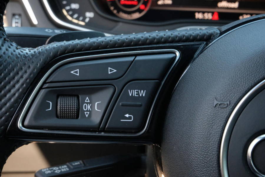 Audi A4 Avant 40 TFSI Sport S line black edition 190 PK | Zwart optiek | Stoelverwarming | Camera | Virtual Cockpit | Elek. klep | Dodehoek | 19 Inch Audi Sport velgen | Navigatie