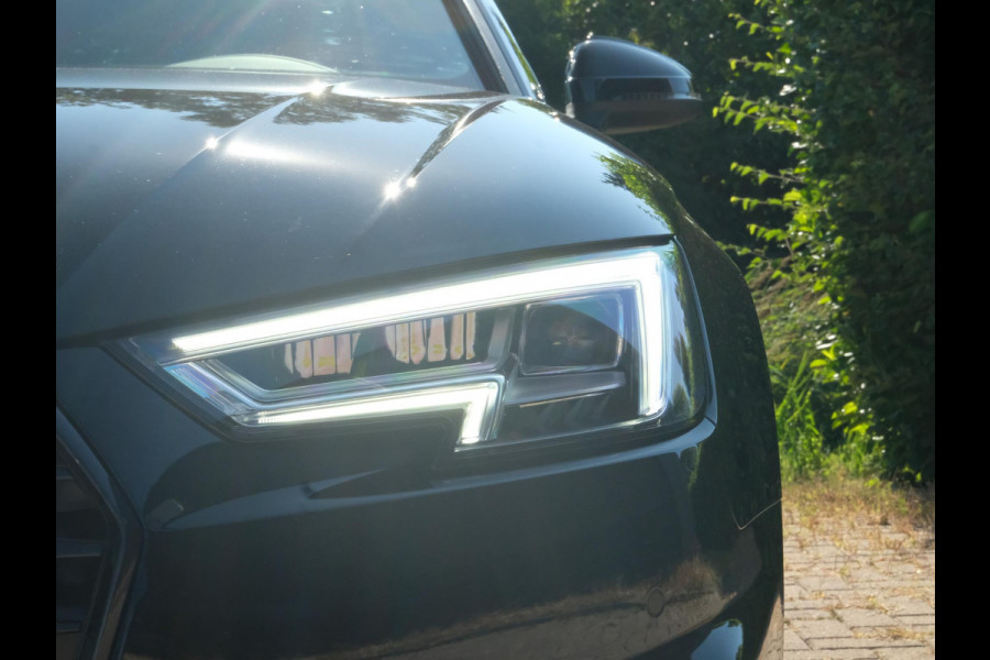 Audi A4 Avant 40 TFSI Sport S line black edition 190 PK | Zwart optiek | Stoelverwarming | Camera | Virtual Cockpit | Elek. klep | Dodehoek | 19 Inch Audi Sport velgen | Navigatie