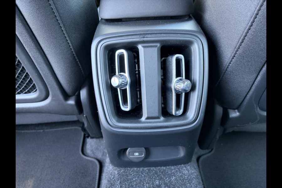 Volvo XC40 Plus Recharge Pure Electric 2WD SOH: 92% | WARMTEPEOMP | STOEL / STUUR VERWARMING | ELEK. ACHTERKLEP | VELGEN LICHT METAAL 19''