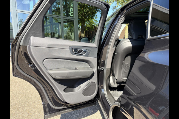 Volvo XC60 2.0 T6 Plug-in hybrid AWD Plus Black Edition DEALER ONDERHOUDE | EL. STOELEN MET GEHEUGEN | HARMAN KARDON |  | STOEL VERWARMING VOOR EN ACHTER| PANORAMA DAK | 360 GRADEN CAMERA | ELEK. STOELEN MET GEHEUGEN | HARMAN/KARDON AUDIO