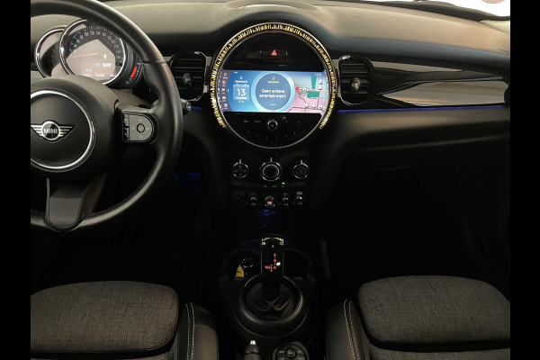 MINI 5-deurs 1.5 Cooper Business Edition AUTOMAAT AIRCO NAVI CRUISE SPORTSTOELEN APPLE CARPLAY ZWARTE LM VELGEN EN DAK NIEUWSTAAT