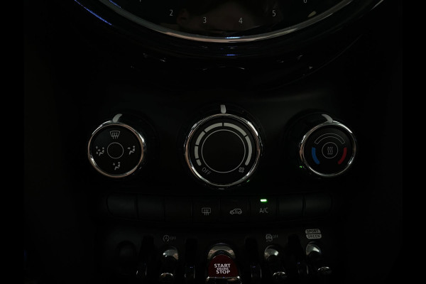 MINI 5-deurs 1.5 Cooper Business Edition AUTOMAAT AIRCO NAVI CRUISE SPORTSTOELEN APPLE CARPLAY ZWARTE LM VELGEN EN DAK NIEUWSTAAT