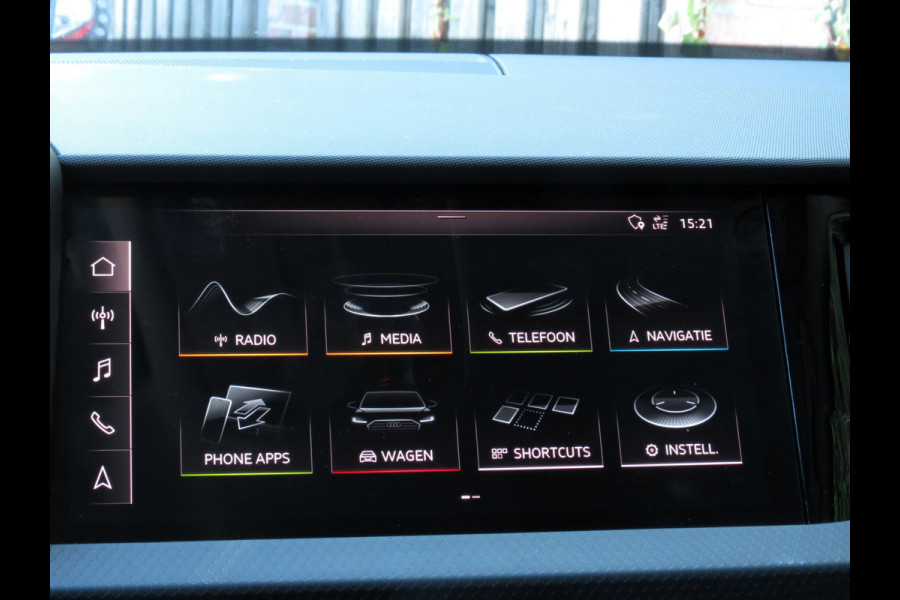 Audi A1 Sportback 25 TFSI epic | DEALER ONDERHOUDEN | SFEERVERLICHTING | CAMERA | 17 INCH VELGEN | NIEUWE BANDEN | APPLE CARPLAY |