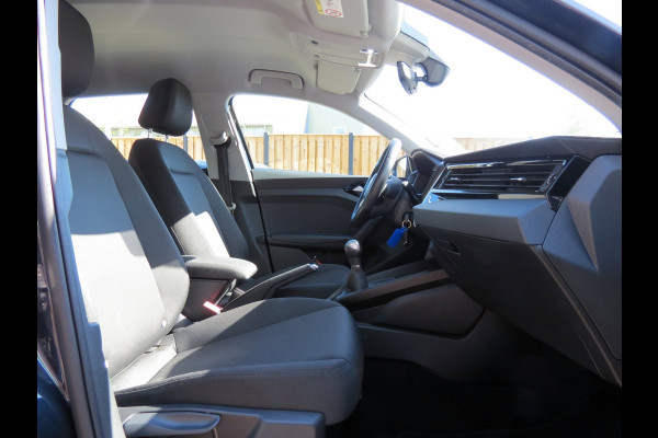 Audi A1 Sportback 25 TFSI epic | DEALER ONDERHOUDEN | SFEERVERLICHTING | CAMERA | 17 INCH VELGEN | NIEUWE BANDEN | APPLE CARPLAY |