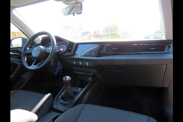 Audi A1 Sportback 25 TFSI epic | DEALER ONDERHOUDEN | SFEERVERLICHTING | CAMERA | 17 INCH VELGEN | NIEUWE BANDEN | APPLE CARPLAY |