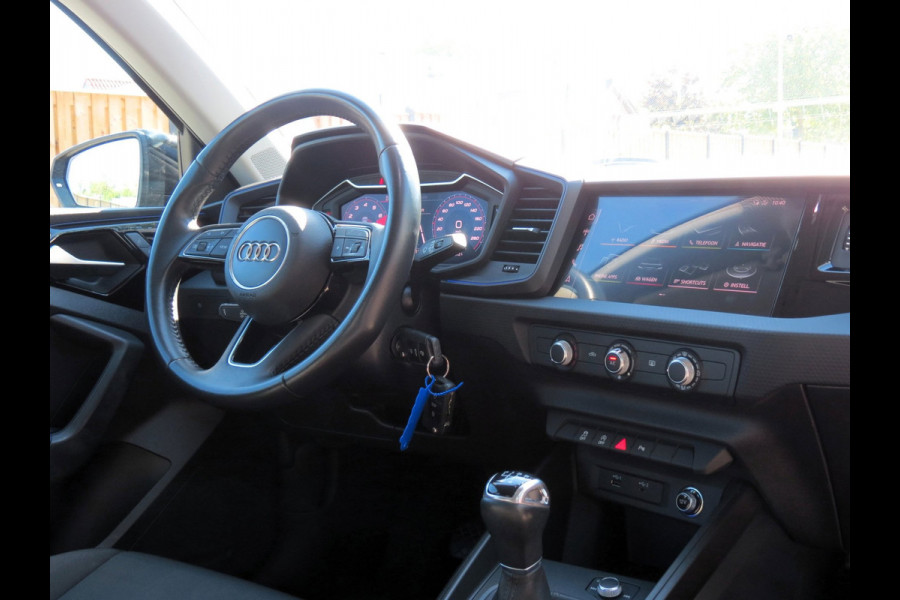 Audi A1 Sportback 25 TFSI epic | DEALER ONDERHOUDEN | SFEERVERLICHTING | CAMERA | 17 INCH VELGEN | NIEUWE BANDEN | APPLE CARPLAY |