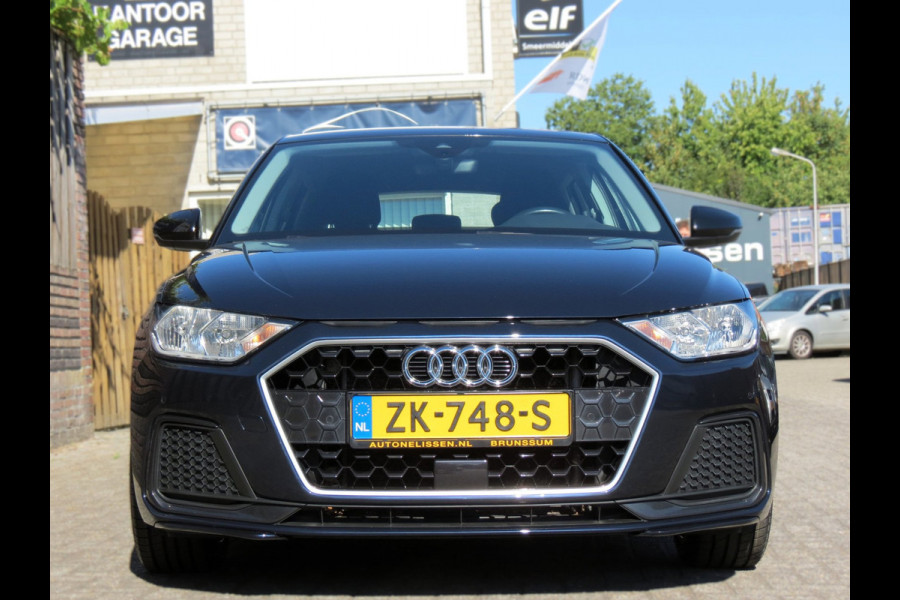 Audi A1 Sportback 25 TFSI epic | DEALER ONDERHOUDEN | SFEERVERLICHTING | CAMERA | 17 INCH VELGEN | NIEUWE BANDEN | APPLE CARPLAY |