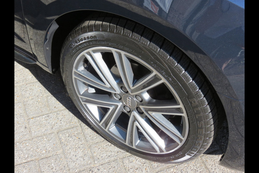 Audi A1 Sportback 25 TFSI epic | DEALER ONDERHOUDEN | SFEERVERLICHTING | CAMERA | 17 INCH VELGEN | NIEUWE BANDEN | APPLE CARPLAY |