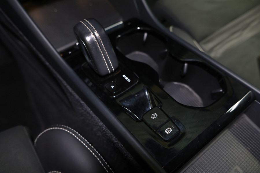 Volvo XC40 1.5 T5 Recharge R-Design AVM H&K CARPLAY MEMORY NAVI CLIMA ACC CAMERA STOELVW '22