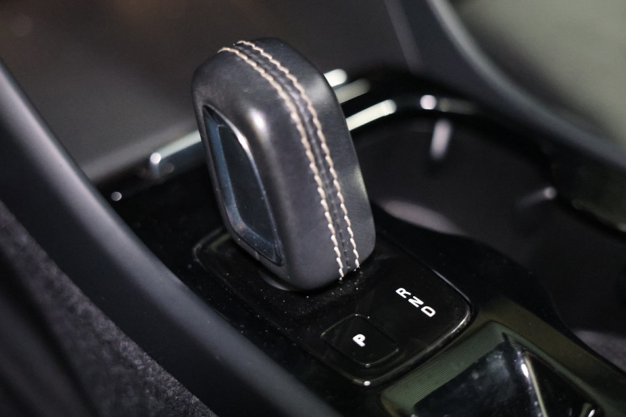 Volvo XC40 1.5 T5 Recharge R-Design AVM H&K CARPLAY MEMORY NAVI CLIMA ACC CAMERA STOELVW '22
