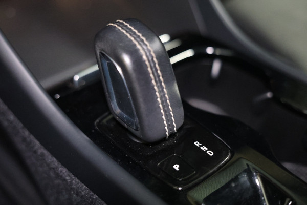 Volvo XC40 1.5 T5 Recharge R-Design AVM H&K CARPLAY MEMORY NAVI CLIMA ACC CAMERA STOELVW '22