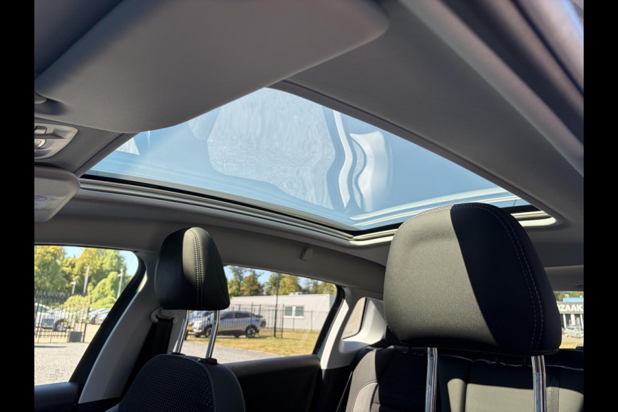 Peugeot 2008 1.2 PureTech Allure D-riem vv in 02-2026 l Pano l Carplay l Camera l Halfleder l 110pk l Dealer Onderhouden l 2e Eigenaar l Navi l Clima l Cruise l Pdc l Lm velgen l Apk tot 02-2027