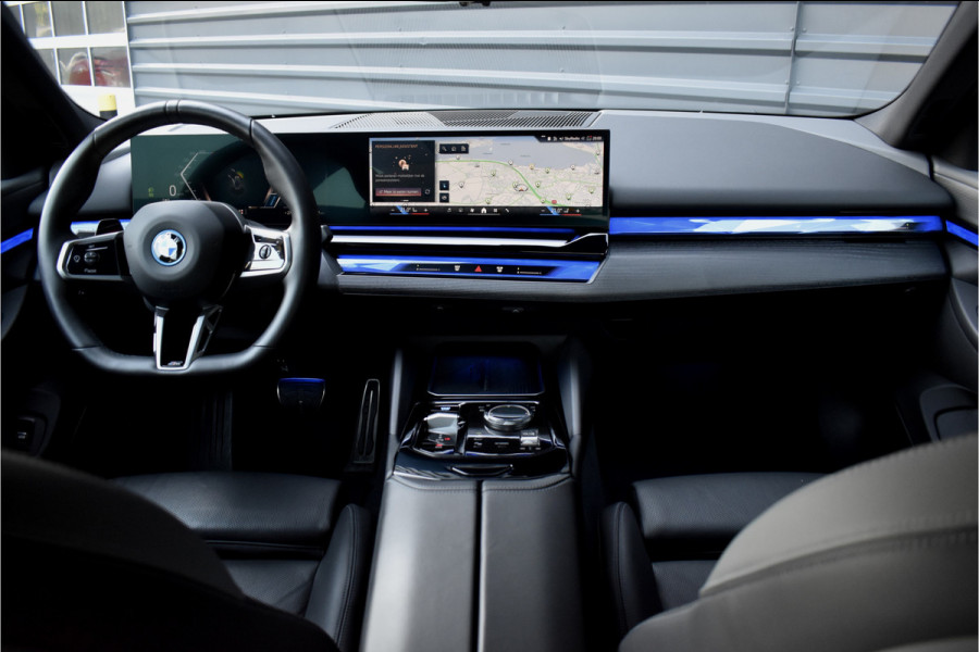 BMW i5 eDrive40 M Sport 84 kWh | Orig. NL | Driving Assistant Plus | Lederen Bekleding | Ambient verlichting |