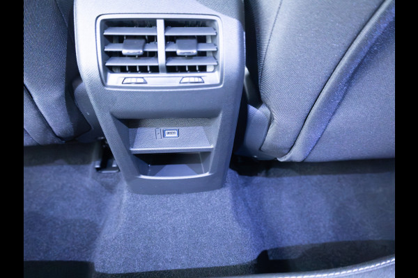 Opel Astra Electric 54 kWh Bus. Ed. | 8 jr. garantie | AGR Stoelen | Stoel- & Stuiurverwarming | Navigatie | Camera | Adaptieve Cruise, Draadloze tel. lader, Apple Carplay, Adroid auto,  Extra getint glas achter,