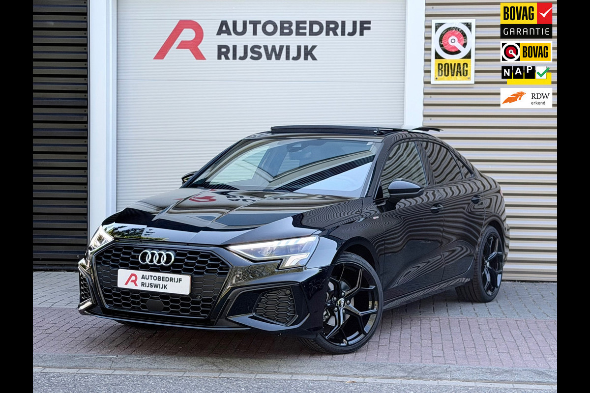 Audi A3 Limousine 30 TFSI S edition Pano/AppleCarPlay/Acc