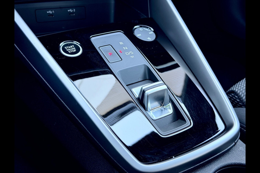 Audi A3 Limousine 30 TFSI S edition Pano/AppleCarPlay/Acc