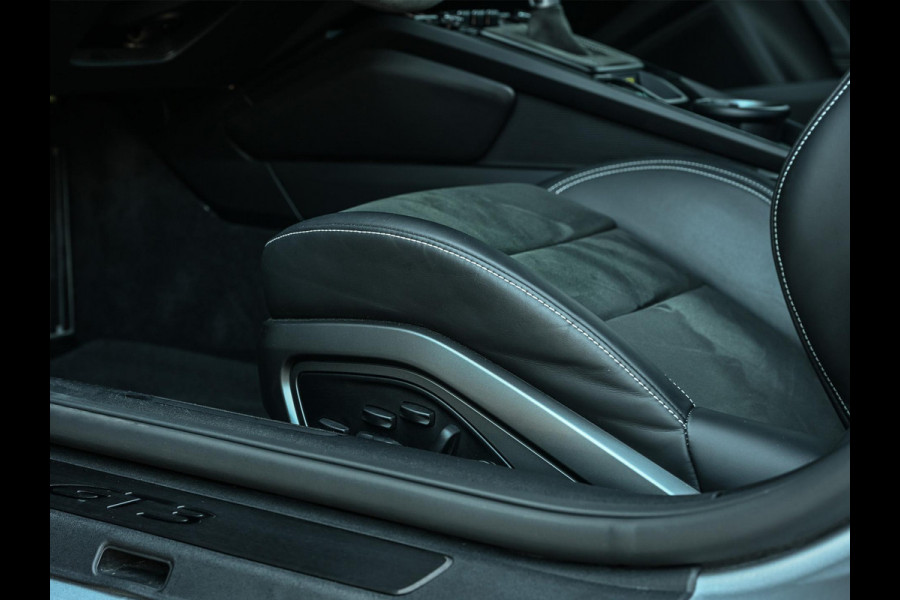 Porsche 911 4.0 GT3 | NL-Auto | Dealeronderhouden | Sport Chrono | Achterasbesturing | Race-Tex Hemelbekleding | 18 Wegs Verst. Stoelen | Camera | Hefsysteem Vooras |